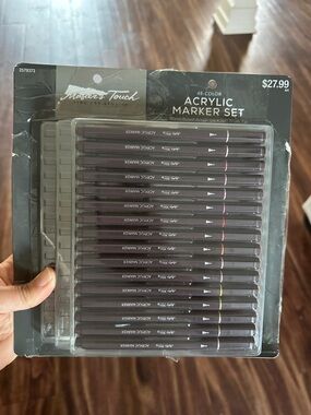 48-Color Acrylic Marker Set - Black